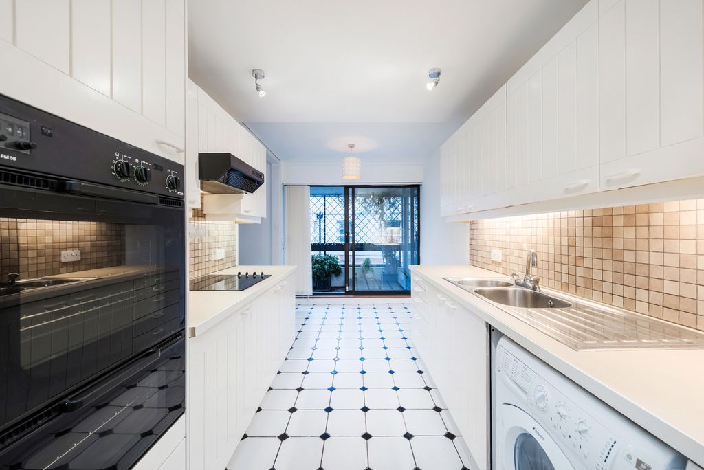 Property photo 3 of 13 Kitchen