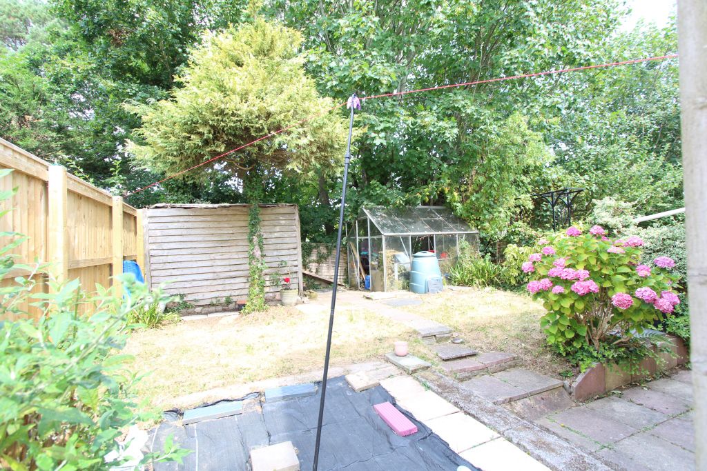 Property photo 2 of 12 Garden