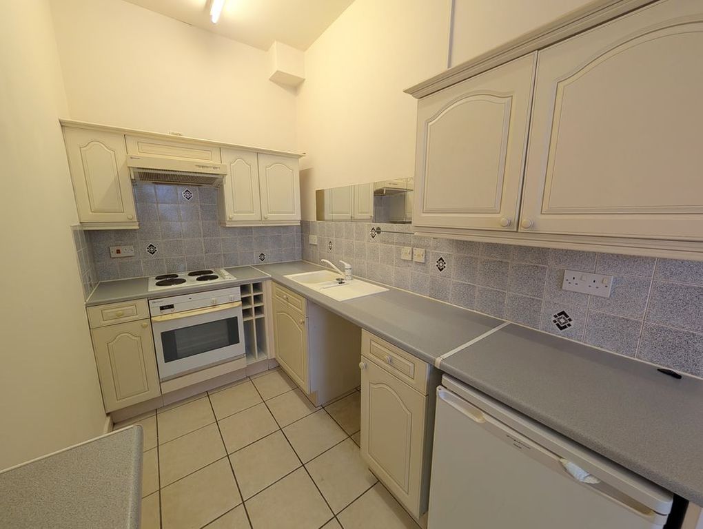 Property photo 3 of 8 Photo 1