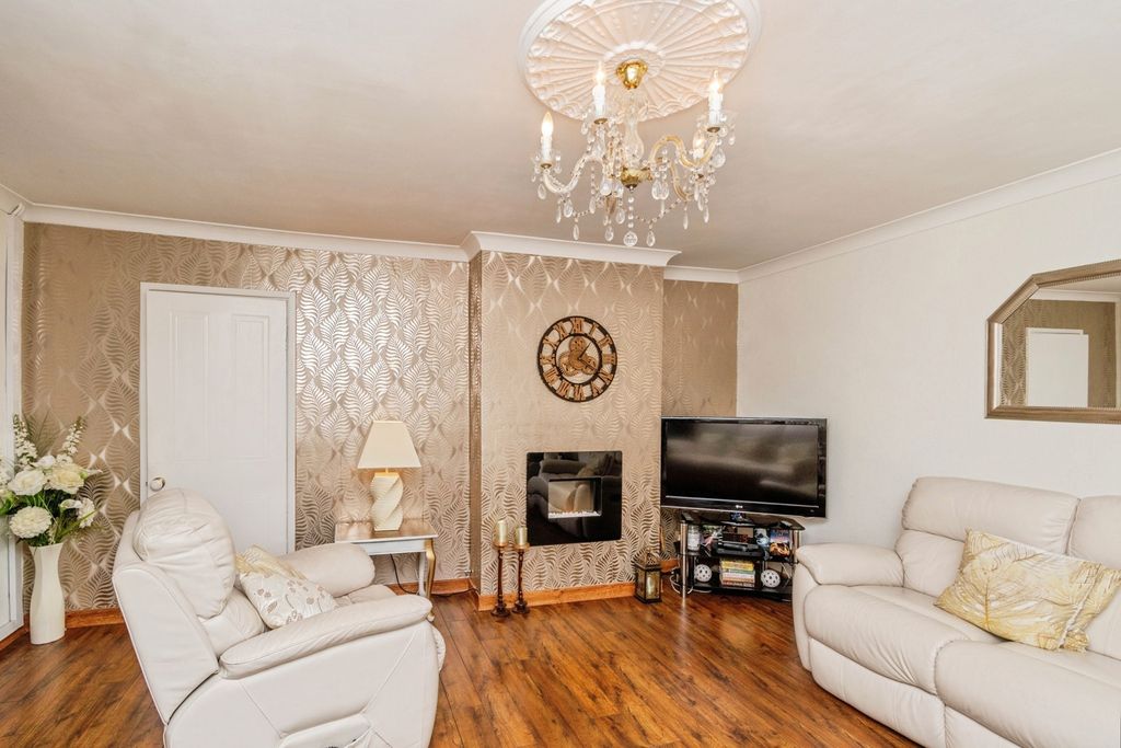 Property photo 2 of 17 Photo
