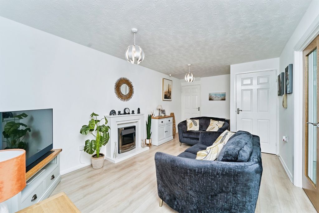 Property photo 3 of 7