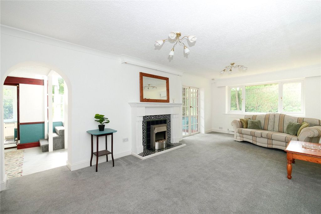 Property photo 2 of 31 Picture No. 11