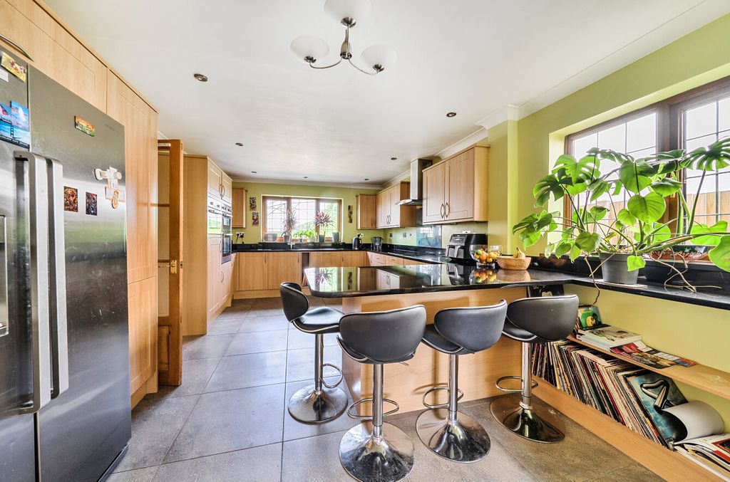 Property photo 3 of 26 1487318-16-6A5779...
