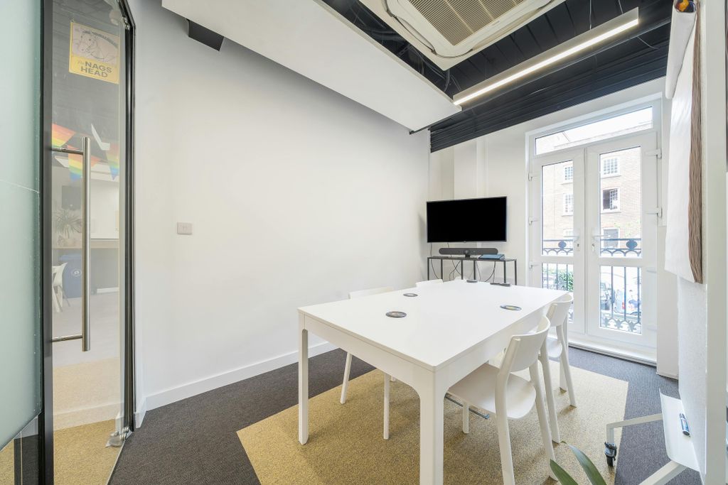 Property photo 3 of 26 1312191126859c96d536Ec.Jpg