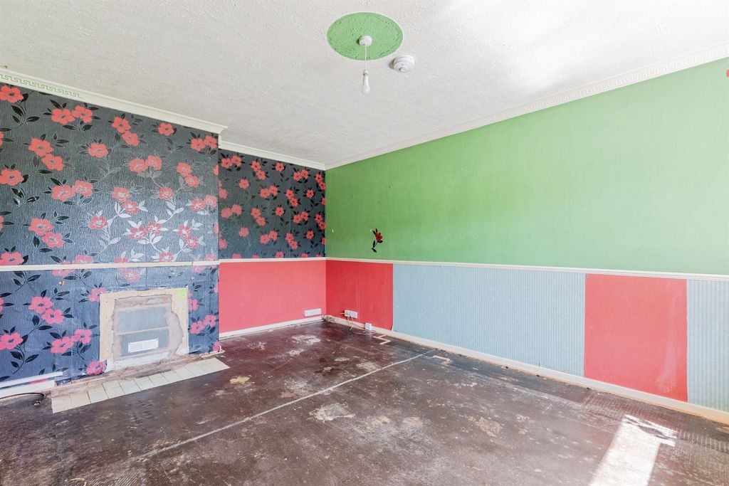 Property photo 3 of 11