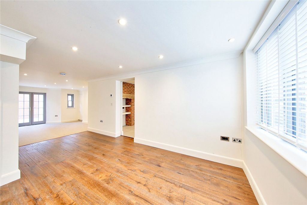 Property photo 2 of 13 Picture No. 07