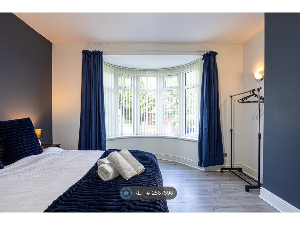 Property photo 2 of 35