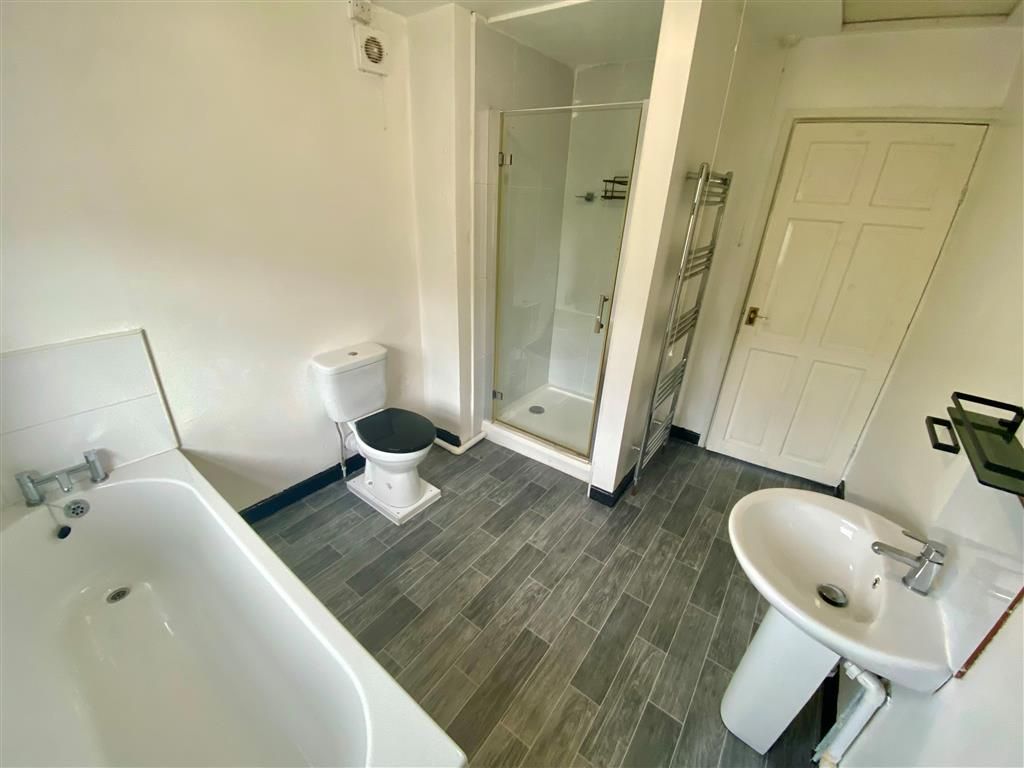 Property photo 3 of 7 Bedroom