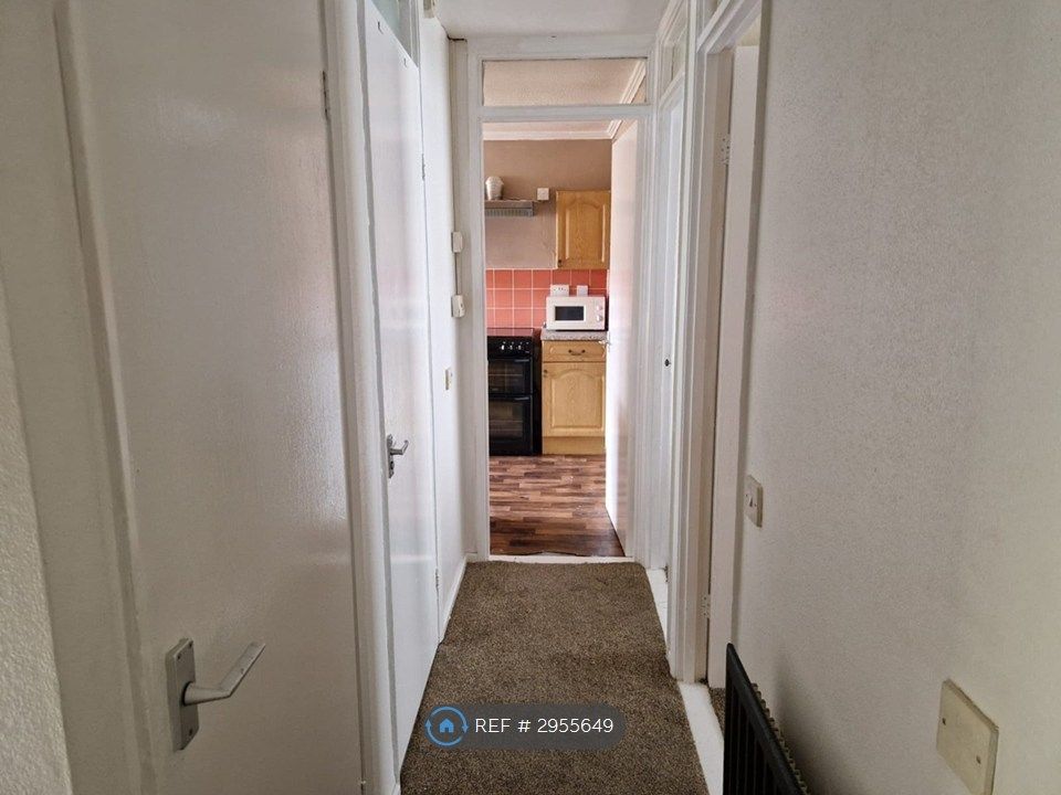 Property photo 3 of 6 Hallway