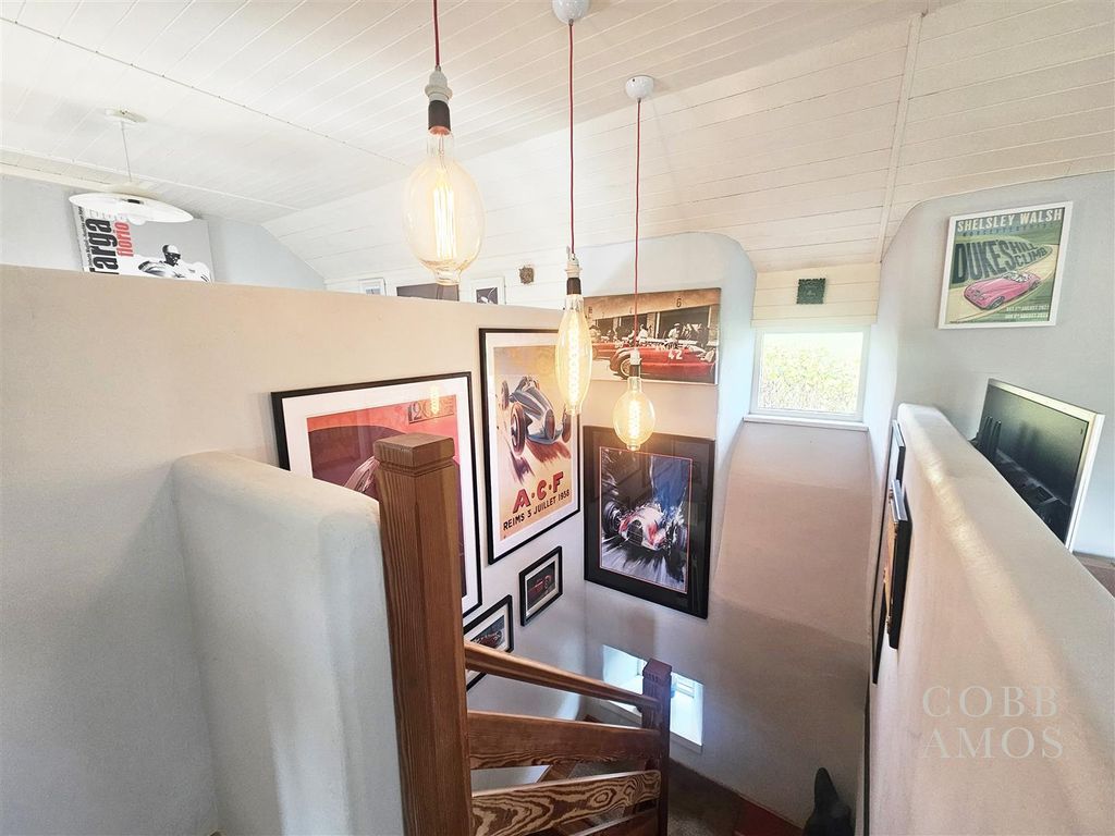 Property photo 3 of 23 20251009_140449.Jpg