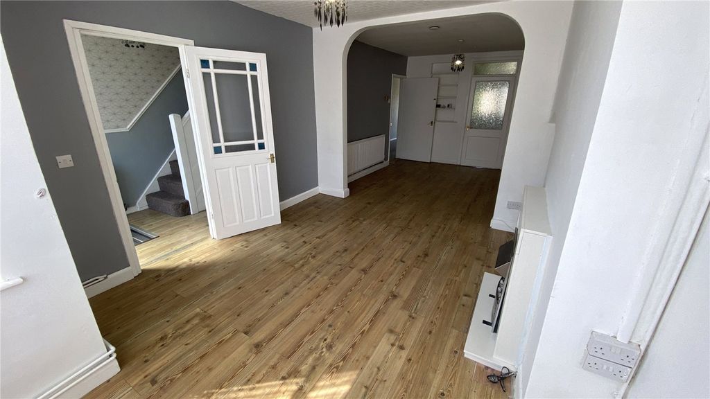 Property photo 2 of 15 Picture No. 07