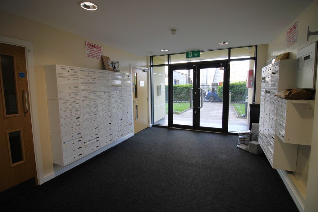 Property photo 2 of 9 Communal Entrance Hall