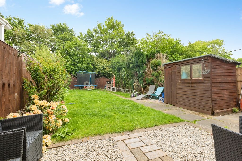 Property photo 2 of 20