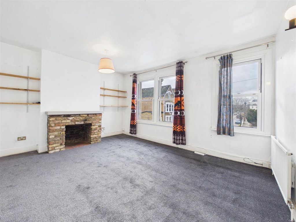 Property photo 3 of 12 Cam01358G0-Pr0213-Still001.Jpg