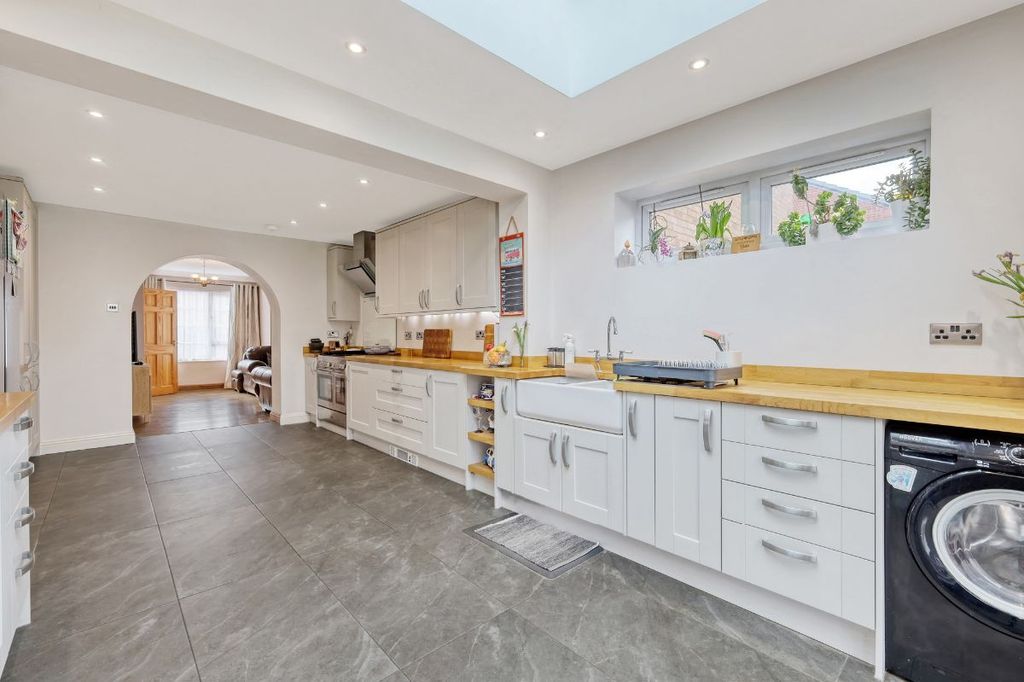 Property photo 1 of 26