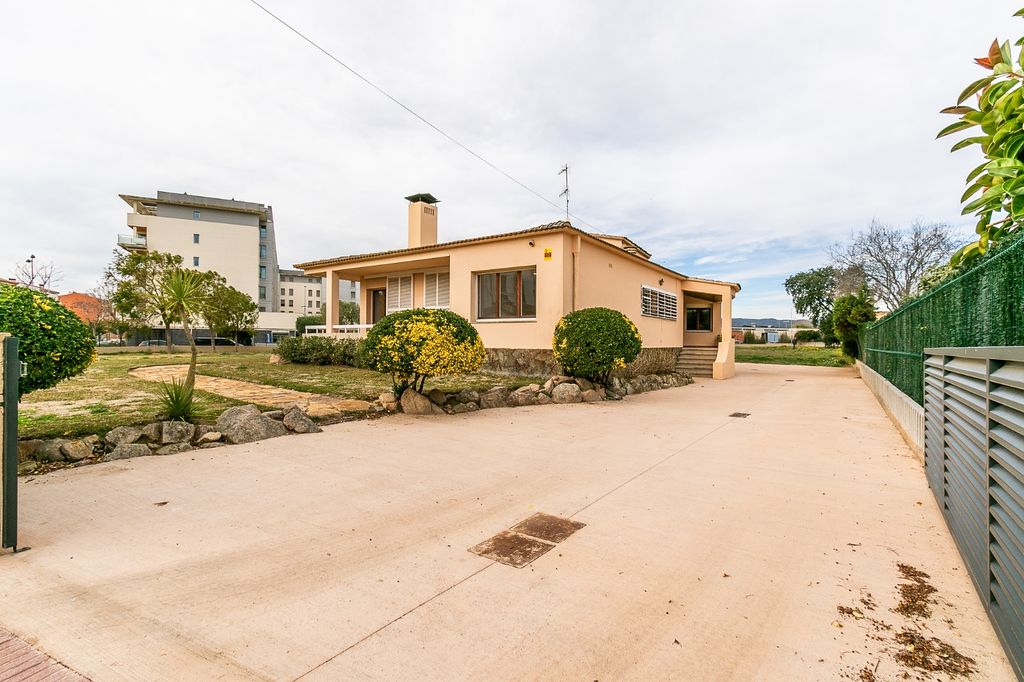 Property photo 3 of 41