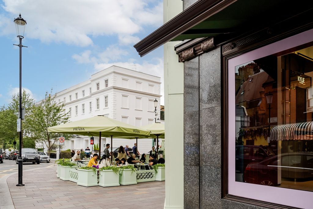 Property photo 2 of 15 Outside View