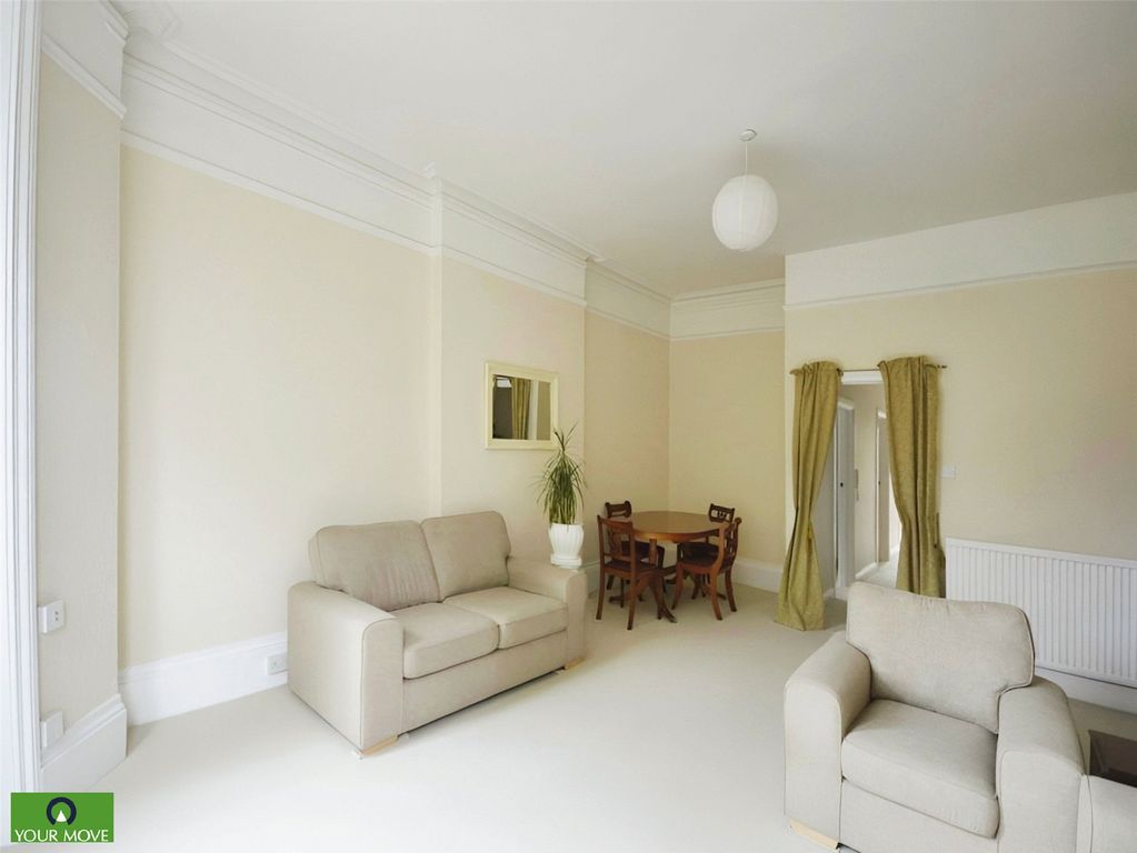 Property photo 2 of 9 Lounge