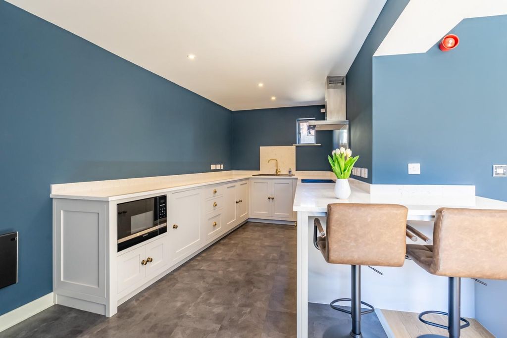 Property photo 3 of 12 Stonegate Court (2 Of 16).Jpg