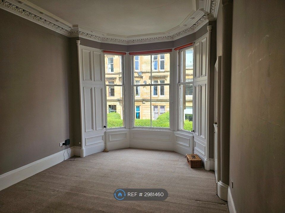 Property photo 3 of 14 Living Room