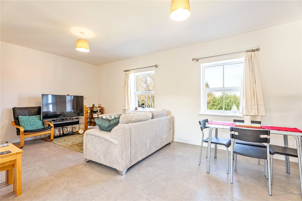 Property photo 3 of 14 Picture No. 06