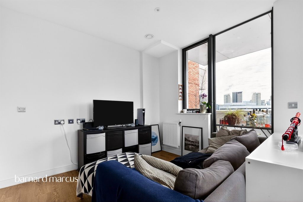 Property photo 2 of 22