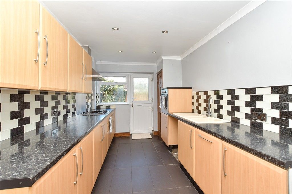 Property photo 2 of 14 Kitchen