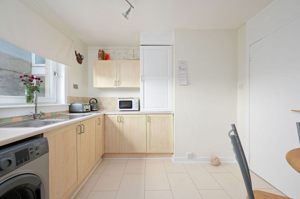 Property photo 3 of 21