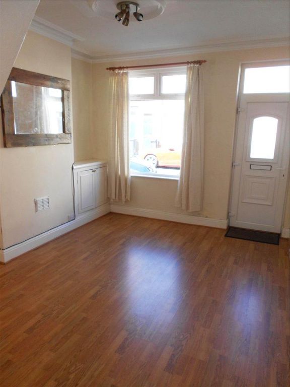 Property photo 2 of 7 Living Room
