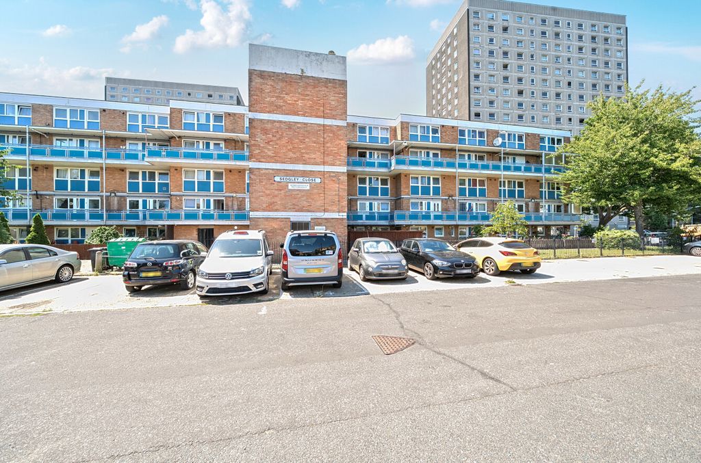 Property photo 1 of 12 1480508-15-6A3E7d...