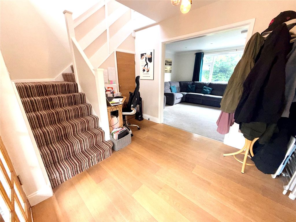 Property photo 3 of 16 Picture No. 12