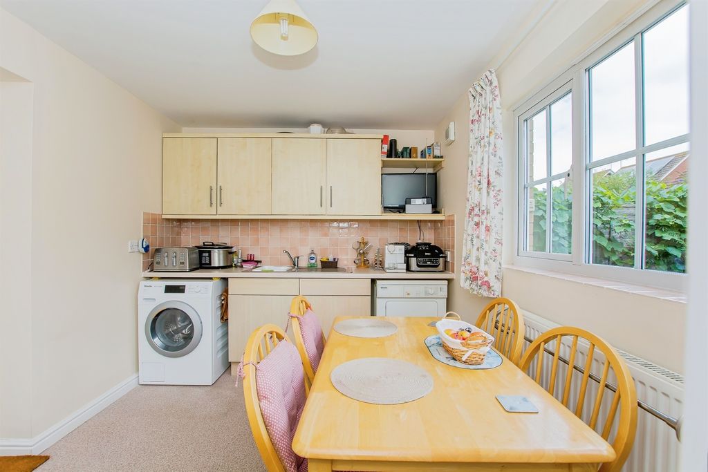 Property photo 3 of 17