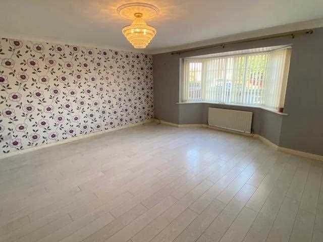 Property photo 2 of 9 Lounge: