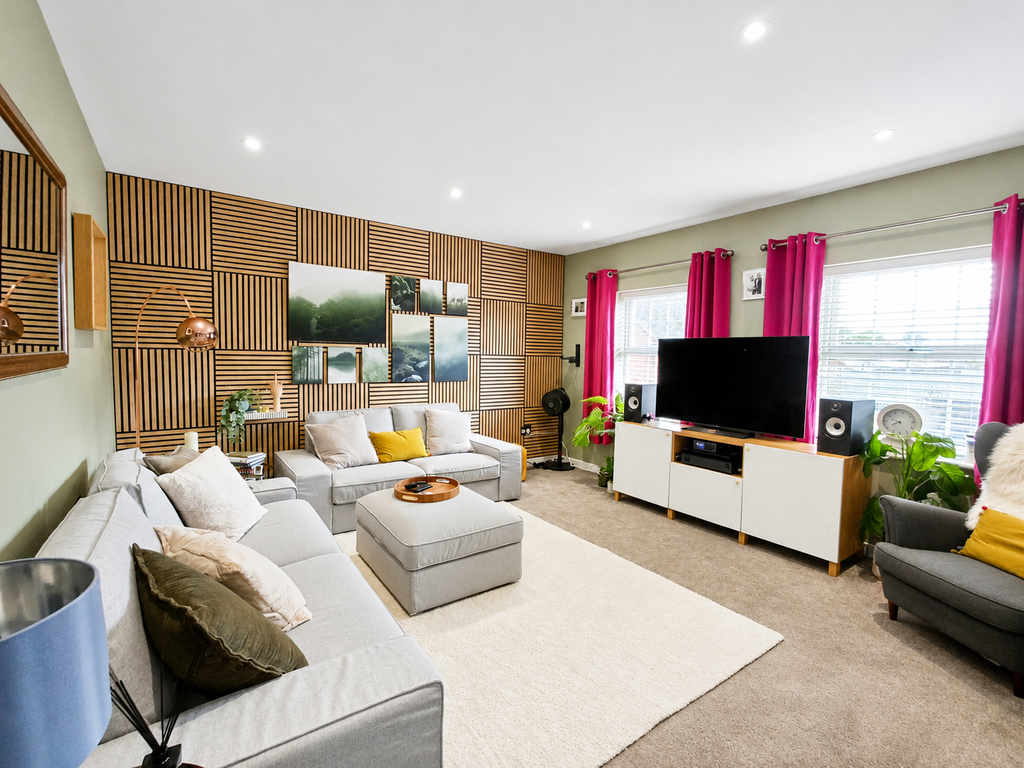 Property photo 1 of 12 Lounge