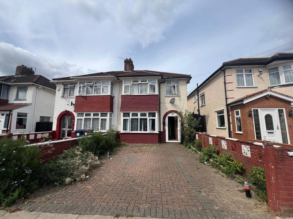 Property photo 1 of 11