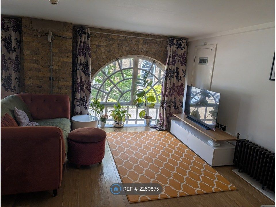 Property photo 1 of 7 Open Plan Living Room With Gorgeous Windows