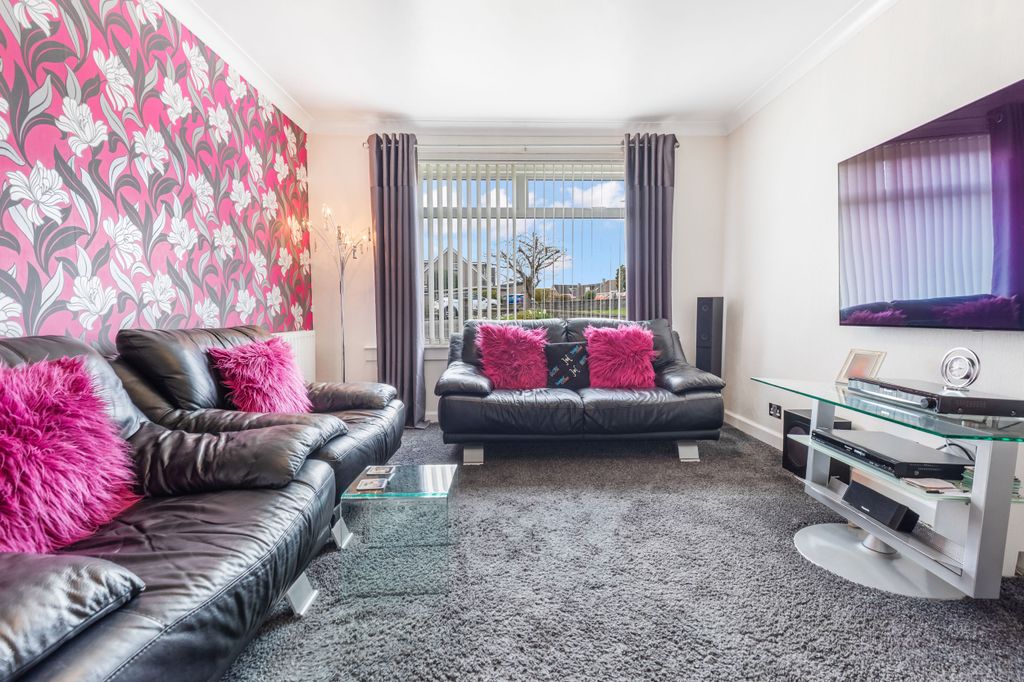 Property photo 3 of 47