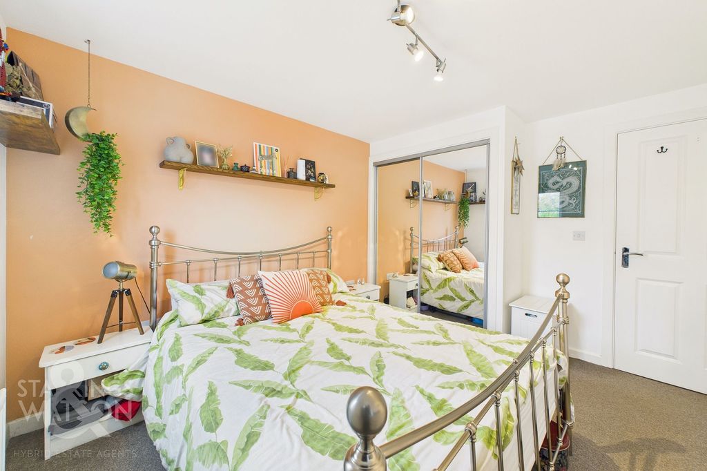 Property photo 2 of 20