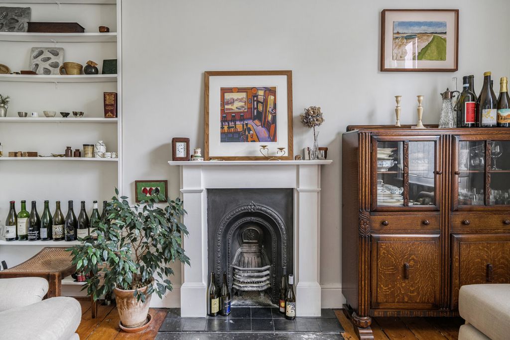 Property photo 3 of 19 Reception