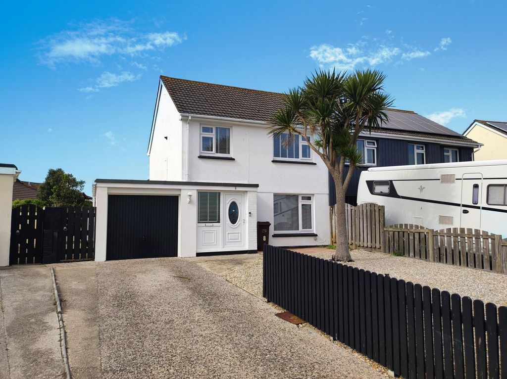 Property photo 1 of 17 External