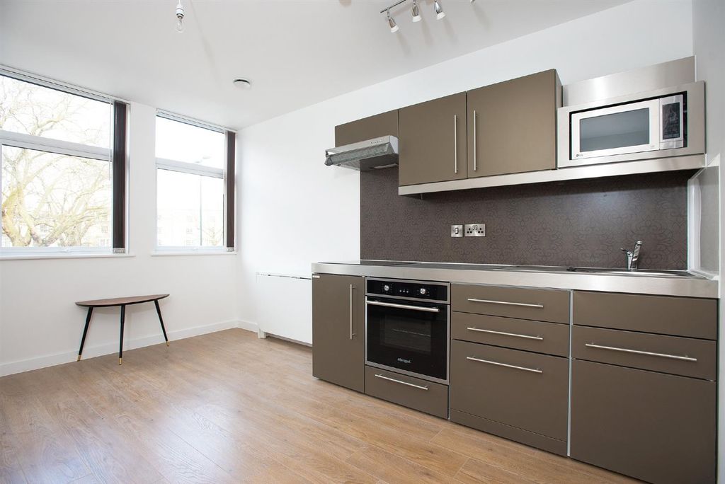 Property photo 2 of 5