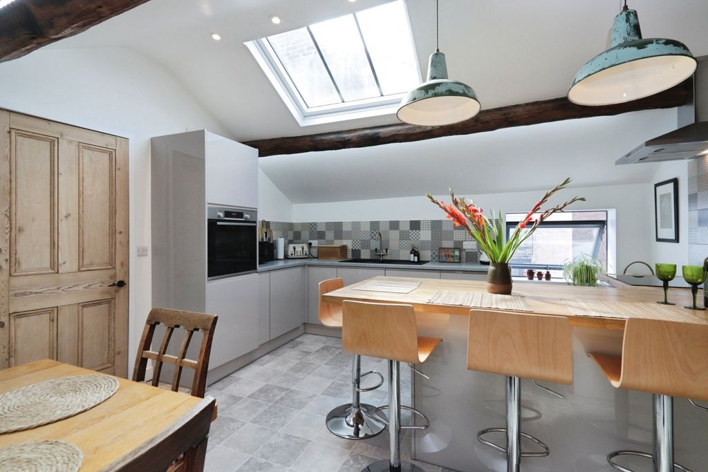 Property photo 1 of 13 Photo