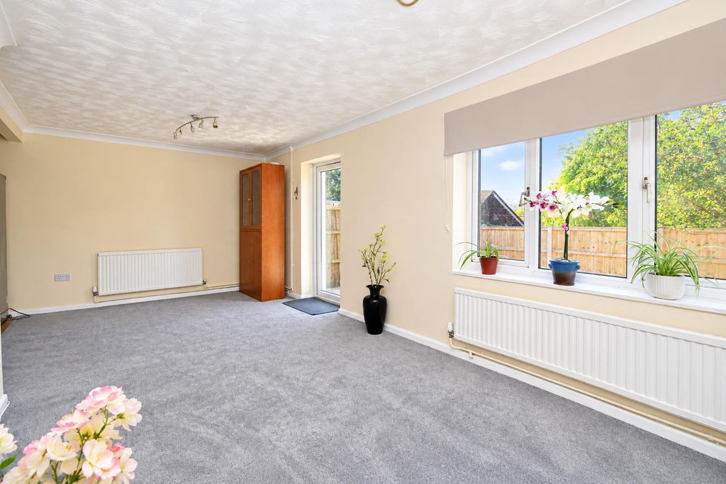 Property photo 2 of 13 d1Ccd06c-7F75-4Df6-A1B9-5668723d8Ef4.Png