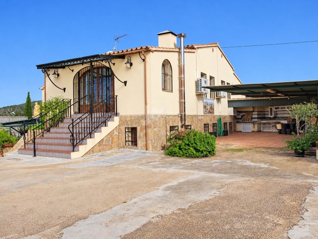 Property photo 3 of 43