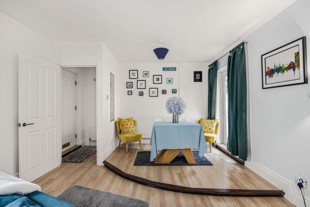 Property photo 3 of 13