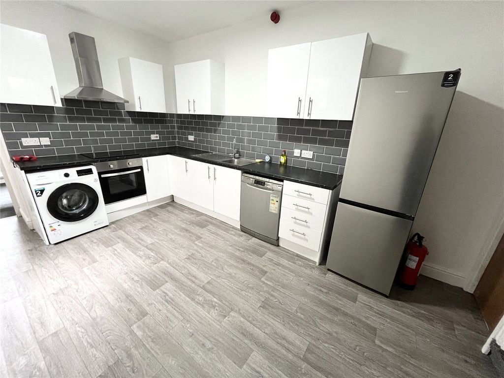 Property photo 3 of 16 Picture No. 38