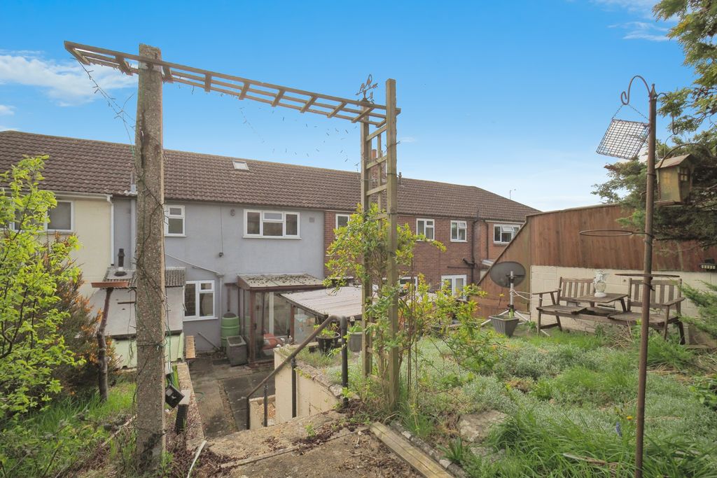 Property photo 3 of 20