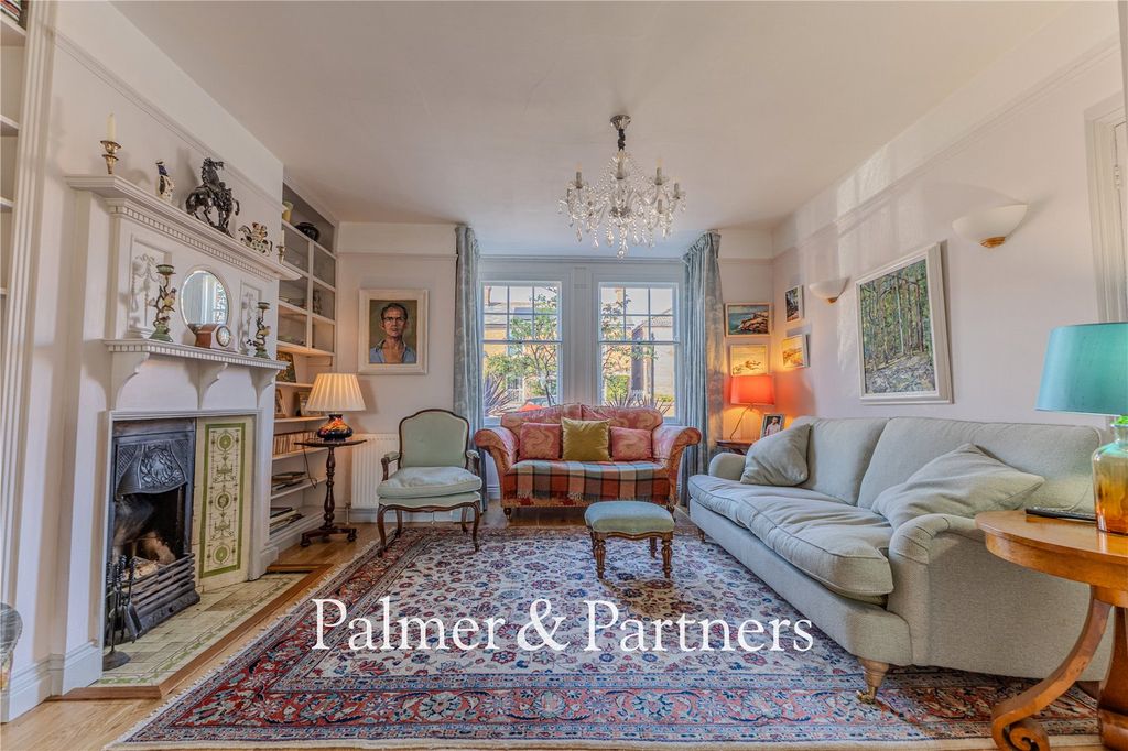 Property photo 2 of 29 Picture No. 15