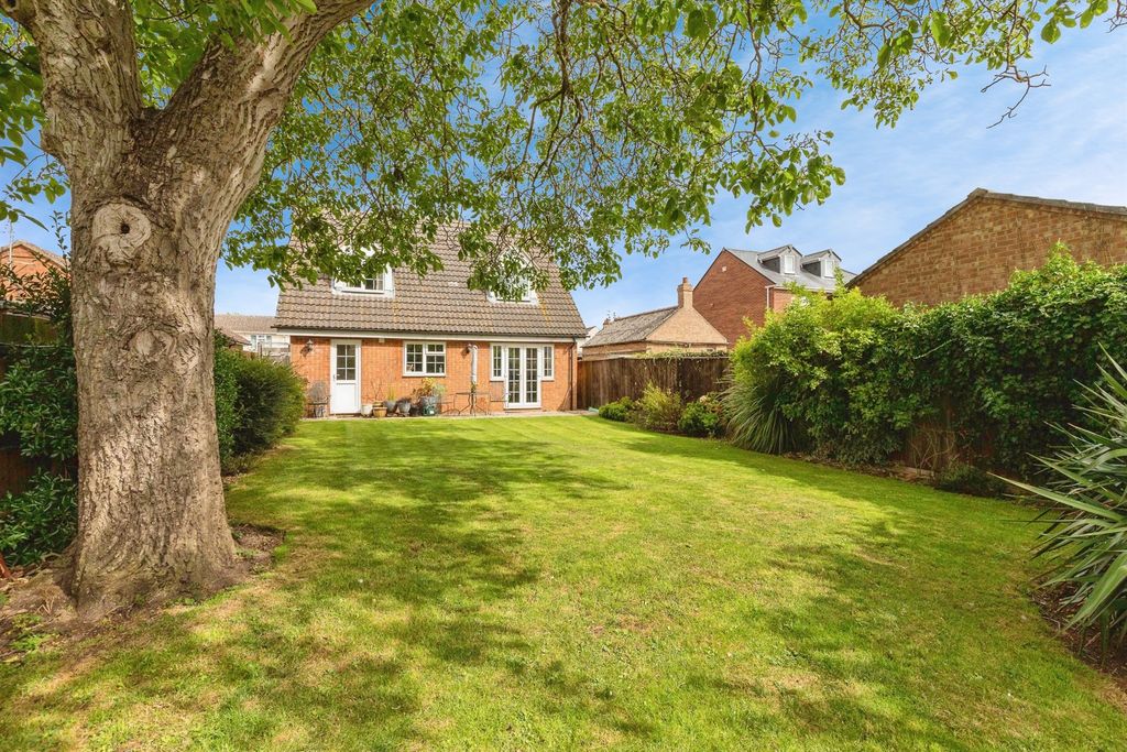 Property photo 2 of 20