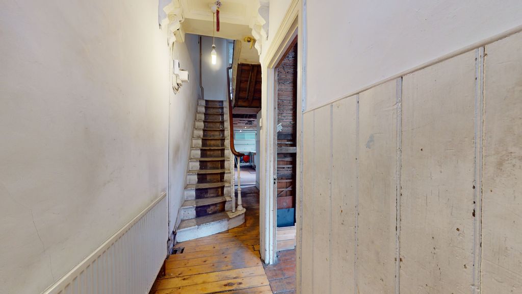 Property photo 2 of 13 49 Grafton Road, Kentish Town, London, Nw5 3DX